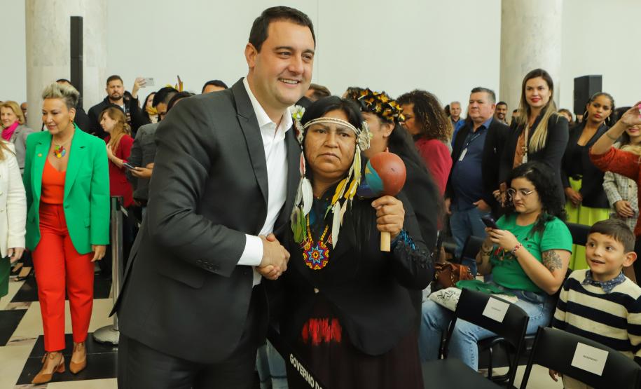 Governador sanciona lei que cria o Conselho dos Povos Indígenas do Paraná