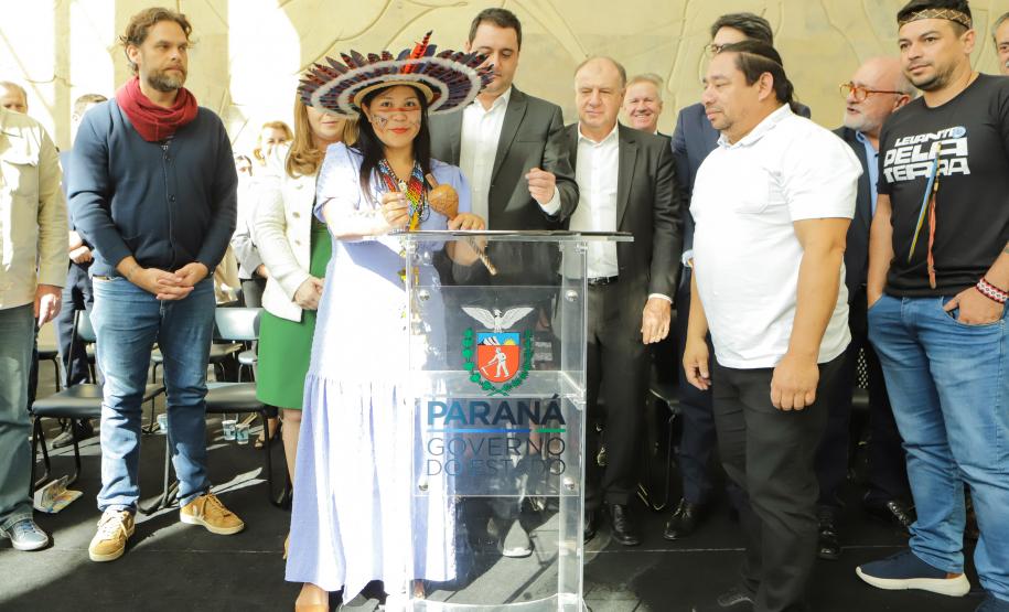 Governador sanciona lei que cria o Conselho dos Povos Indígenas do Paraná