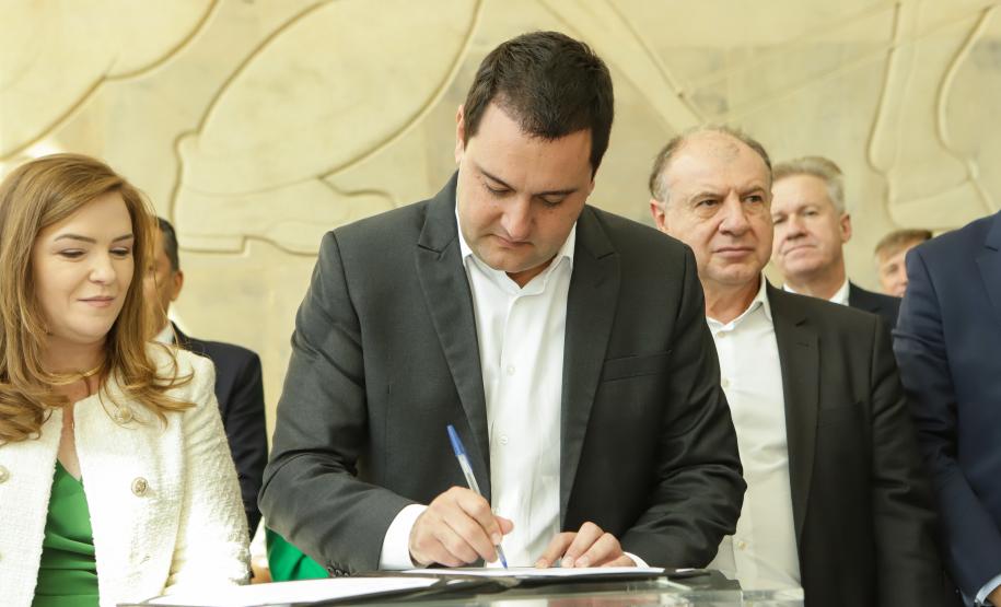 Governador sanciona lei que cria o Conselho dos Povos Indígenas do Paraná