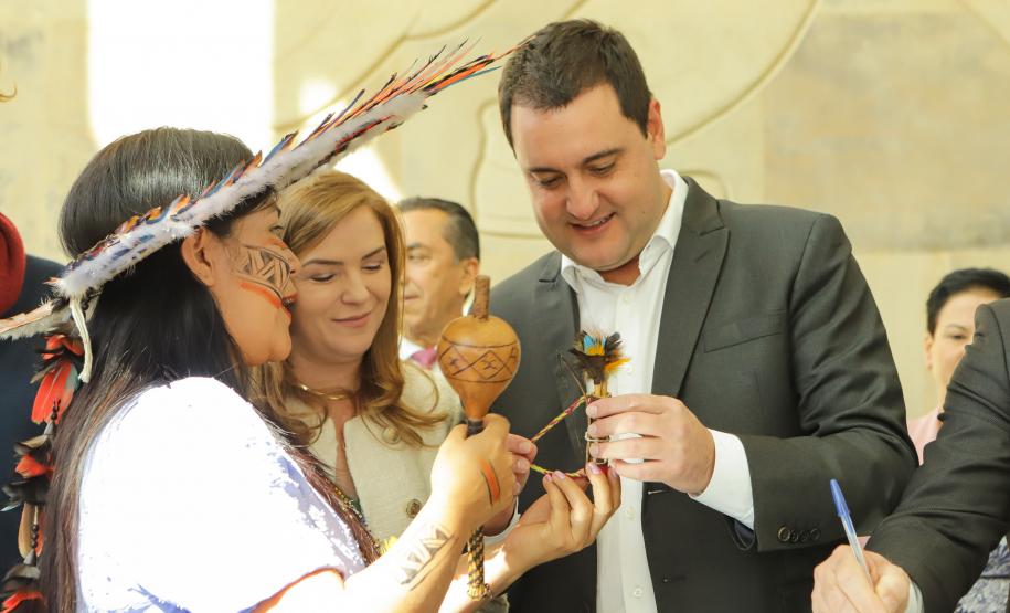 Governador sanciona lei que cria o Conselho dos Povos Indígenas do Paraná