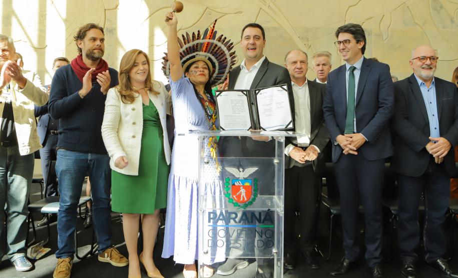 Governador sanciona lei que cria o Conselho dos Povos Indígenas do Paraná