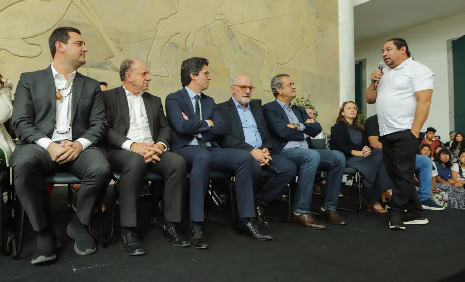 Governador sanciona lei que cria o Conselho dos Povos Indígenas do Paraná