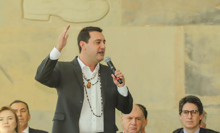 Governador sanciona lei que cria o Conselho dos Povos Indígenas do Paraná