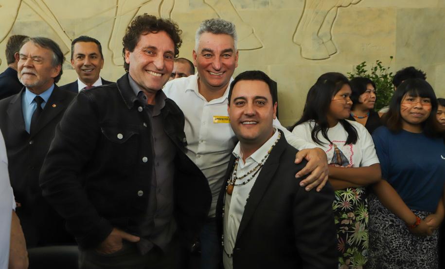 Governador sanciona lei que cria o Conselho dos Povos Indígenas do Paraná