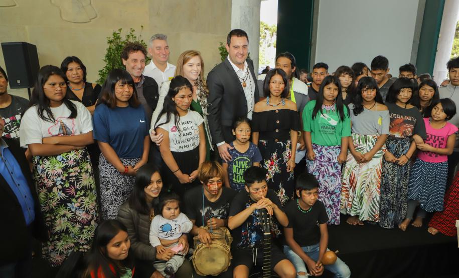 Governador sanciona lei que cria o Conselho dos Povos Indígenas do Paraná