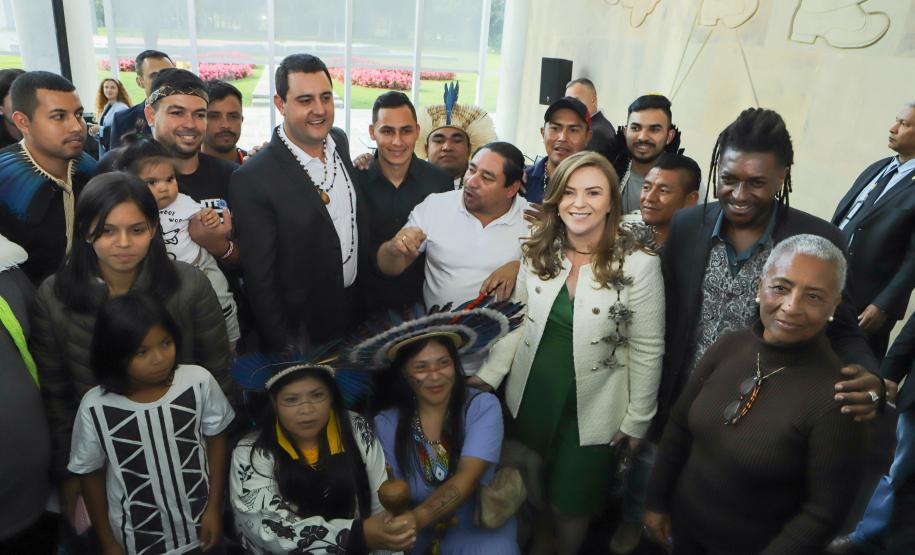 Governador sanciona lei que cria o Conselho dos Povos Indígenas do Paraná