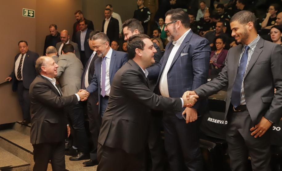 Governador comemora avanços na segurança pública em entrega de homenagens da Polícia Civil