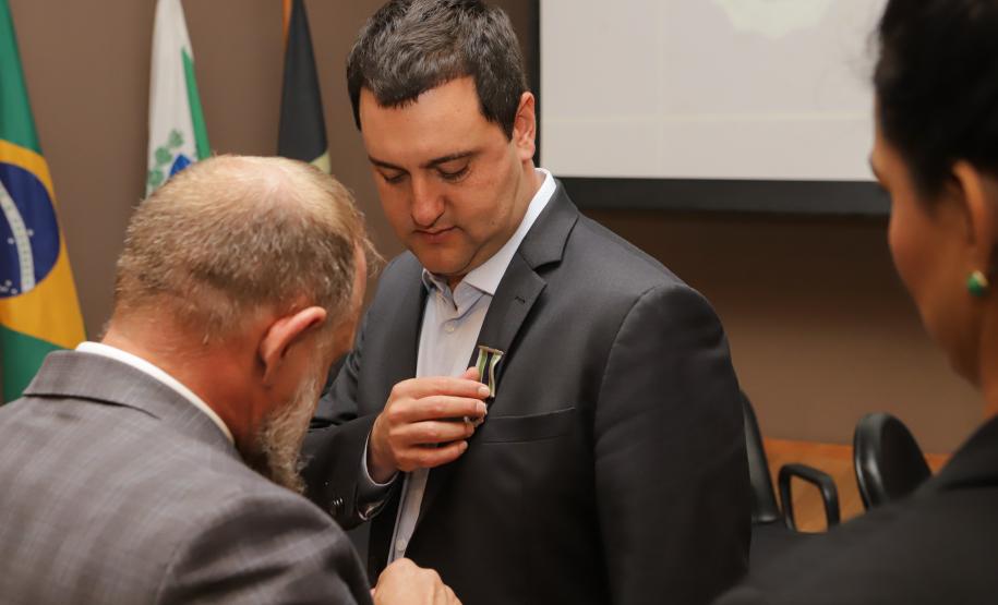 Governador comemora avanços na segurança pública em entrega de homenagens da Polícia Civil