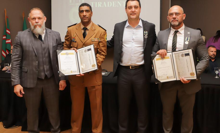Governador comemora avanços na segurança pública em entrega de homenagens da Polícia Civil