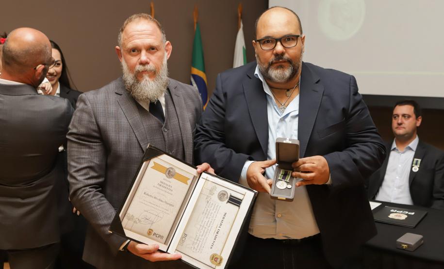 Governador comemora avanços na segurança pública em entrega de homenagens da Polícia Civil