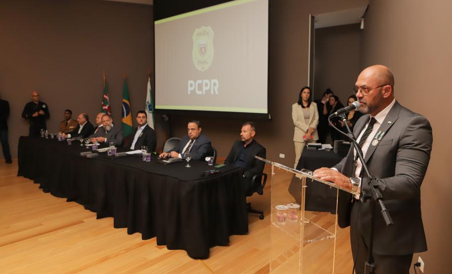 Governador comemora avanços na segurança pública em entrega de homenagens da Polícia Civil