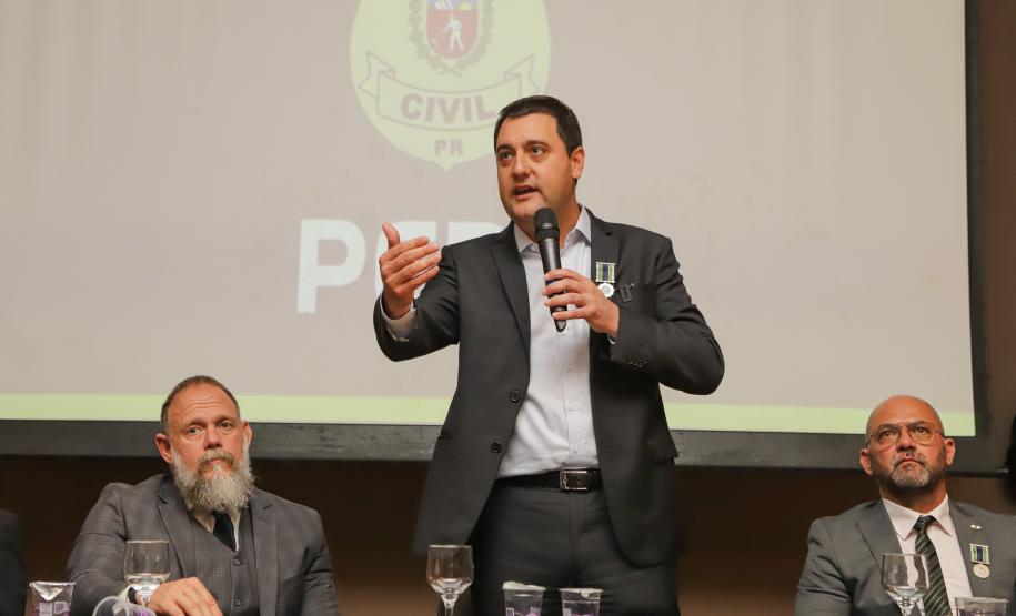 Governador comemora avanços na segurança pública em entrega de homenagens da Polícia Civil