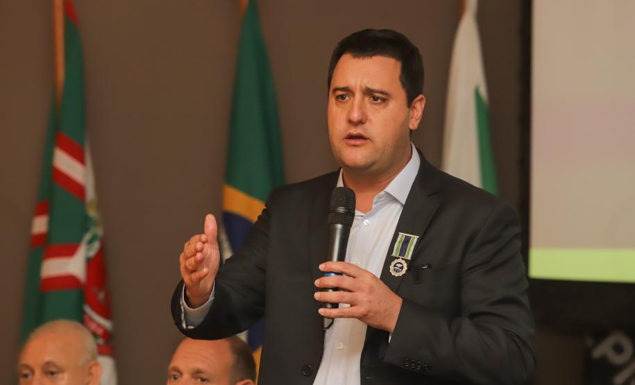 Governador comemora avanços na segurança pública em entrega de homenagens da Polícia Civil