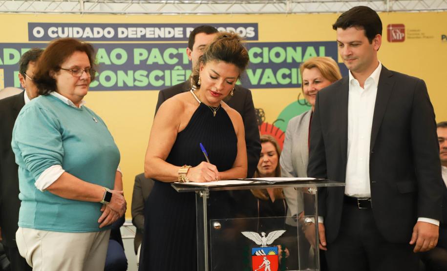 Paraná é o 1º estado a unir todos os Poderes no Pacto Nacional pela Consciência Vacinal