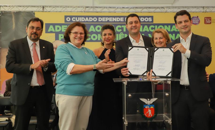 Paraná é o 1º estado a unir todos os Poderes no Pacto Nacional pela Consciência Vacinal