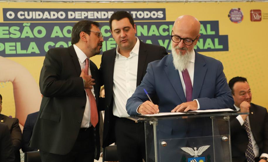 Paraná é o 1º estado a unir todos os Poderes no Pacto Nacional pela Consciência Vacinal