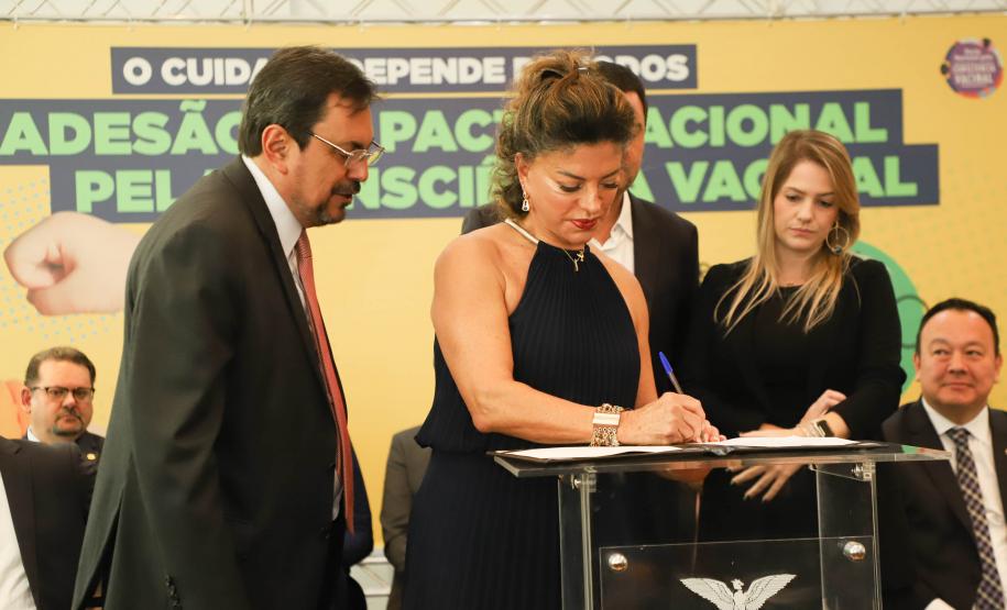 Paraná é o 1º estado a unir todos os Poderes no Pacto Nacional pela Consciência Vacinal