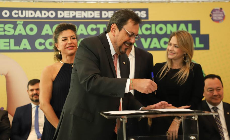 Paraná é o 1º estado a unir todos os Poderes no Pacto Nacional pela Consciência Vacinal