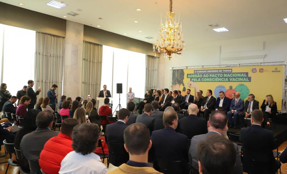 Paraná é o 1º estado a unir todos os Poderes no Pacto Nacional pela Consciência Vacinal