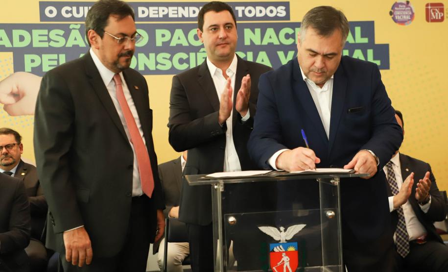 Paraná é o 1º estado a unir todos os Poderes no Pacto Nacional pela Consciência Vacinal