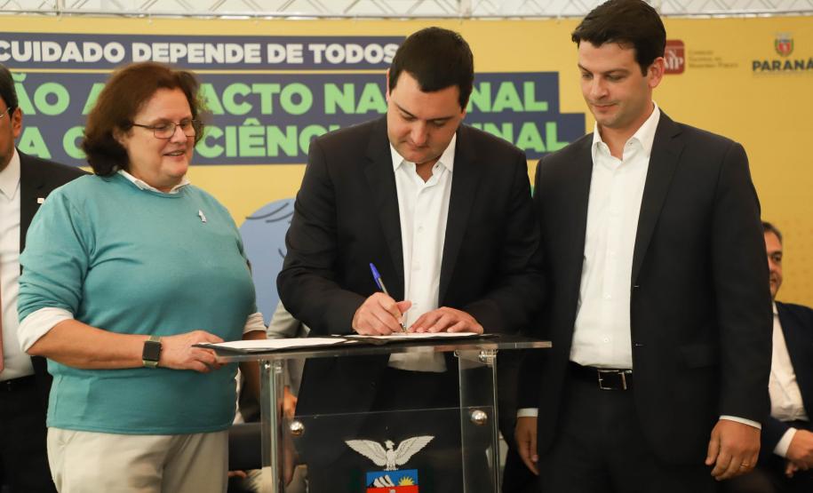 Paraná é o 1º estado a unir todos os Poderes no Pacto Nacional pela Consciência Vacinal