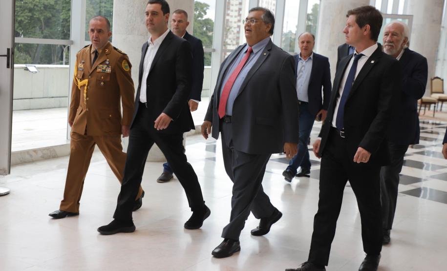 Paraná recebe viaturas do Ministério da Justiça para coibir violência contra a mulher