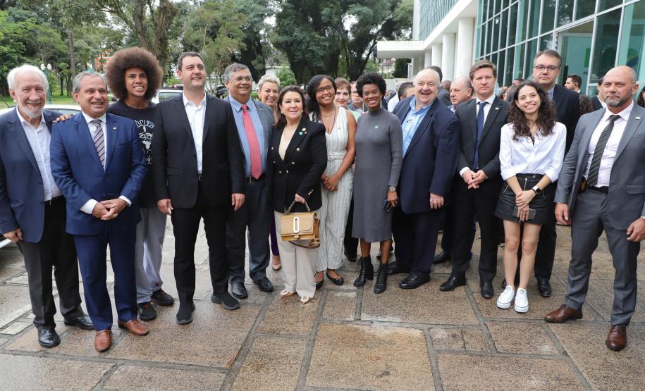 Paraná recebe viaturas do Ministério da Justiça para coibir violência contra a mulher