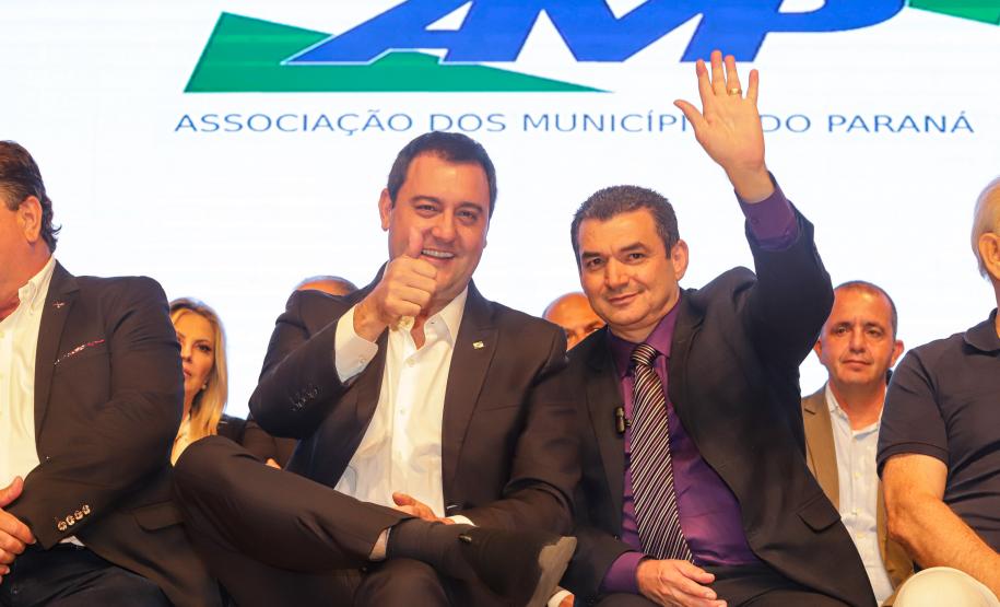 Governador destaca atuação conjunta entre Estado e municípios na posse da AMP