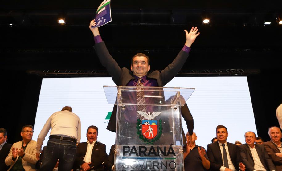 Governador destaca atuação conjunta entre Estado e municípios na posse da AMP