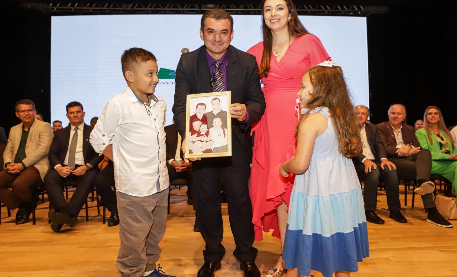 Governador destaca atuação conjunta entre Estado e municípios na posse da AMP