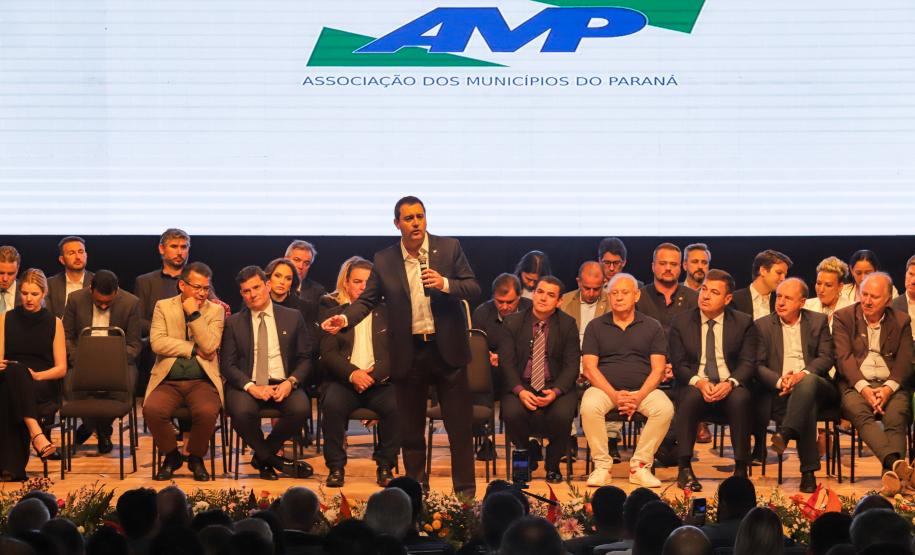 Governador destaca atuação conjunta entre Estado e municípios na posse da AMP