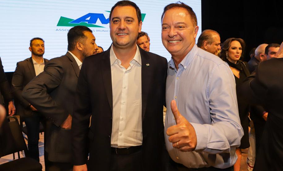 Governador destaca atuação conjunta entre Estado e municípios na posse da AMP