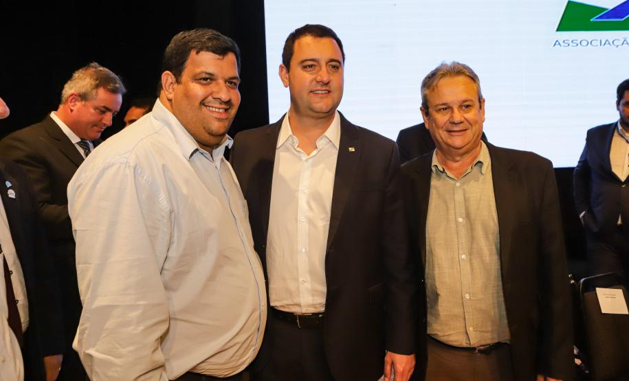 Governador destaca atuação conjunta entre Estado e municípios na posse da AMP