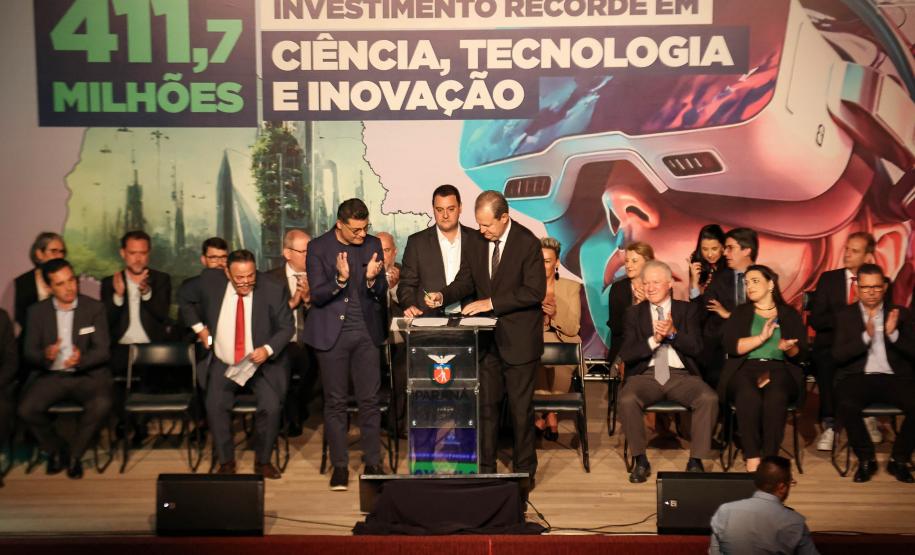 Estado confirma novo reajuste nas bolsas de pesquisa e extensão da Fundação Araucária