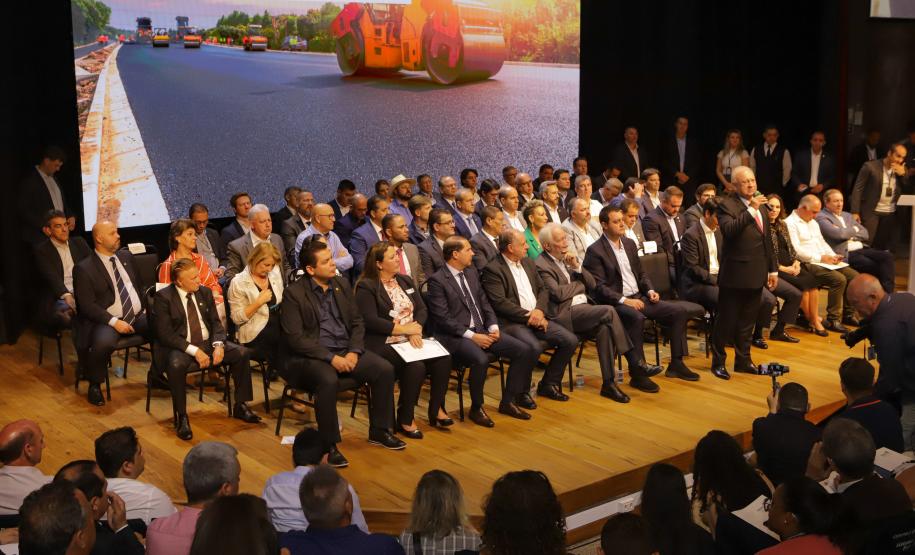 Novo programa de pavimentação deve gerar 9 mil empregos em cada ano de execução