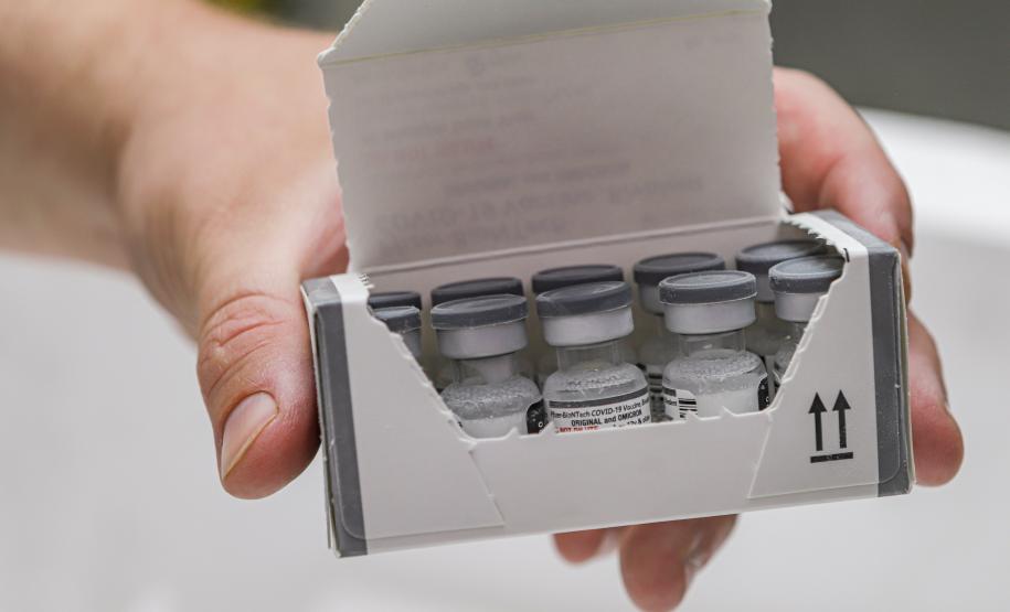 Paraná recomenda vacina bivalente contra a Covid-19 para todas as pessoas acima de 18 anos