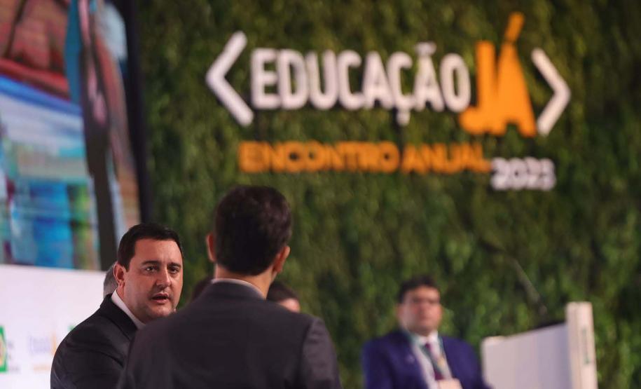Governador apresenta ações que geraram salto do ensino público do Paraná em evento nacional