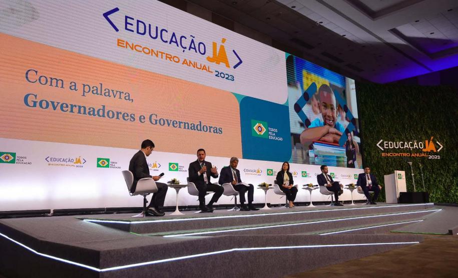 Governador apresenta ações que geraram salto do ensino público do Paraná em evento nacional