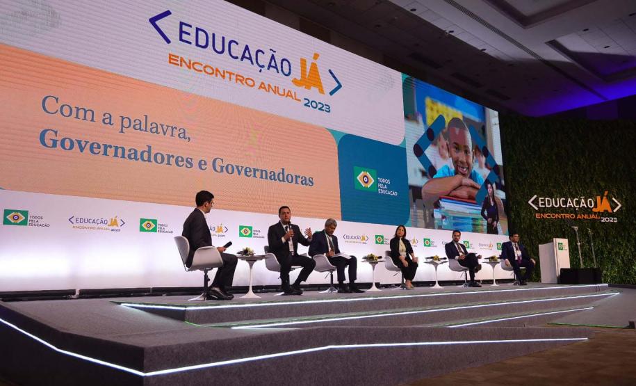 Governador apresenta ações que geraram salto do ensino público do Paraná em evento nacional