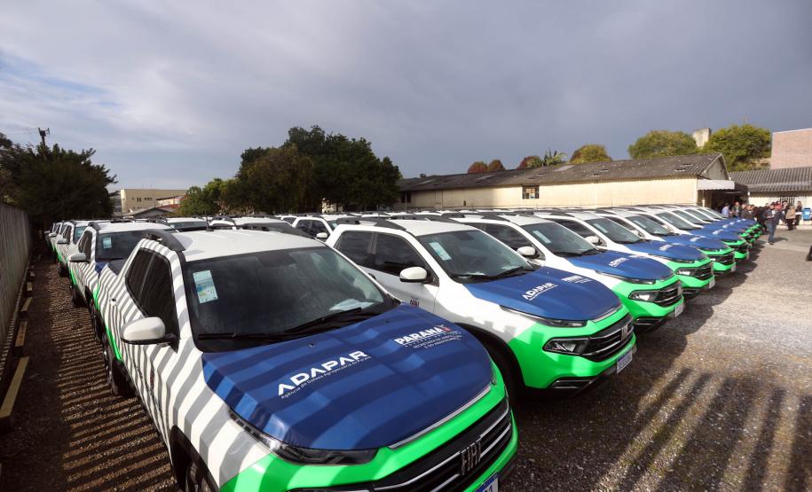 Para expandir apoio ao agronegócio, Adapar ganha 110 veículos e novos equipamentos
