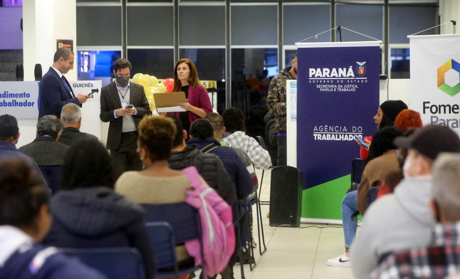 Carteira assinada: Agências do Trabalhador ofertam 12,4 mil vagas em todo o Estado