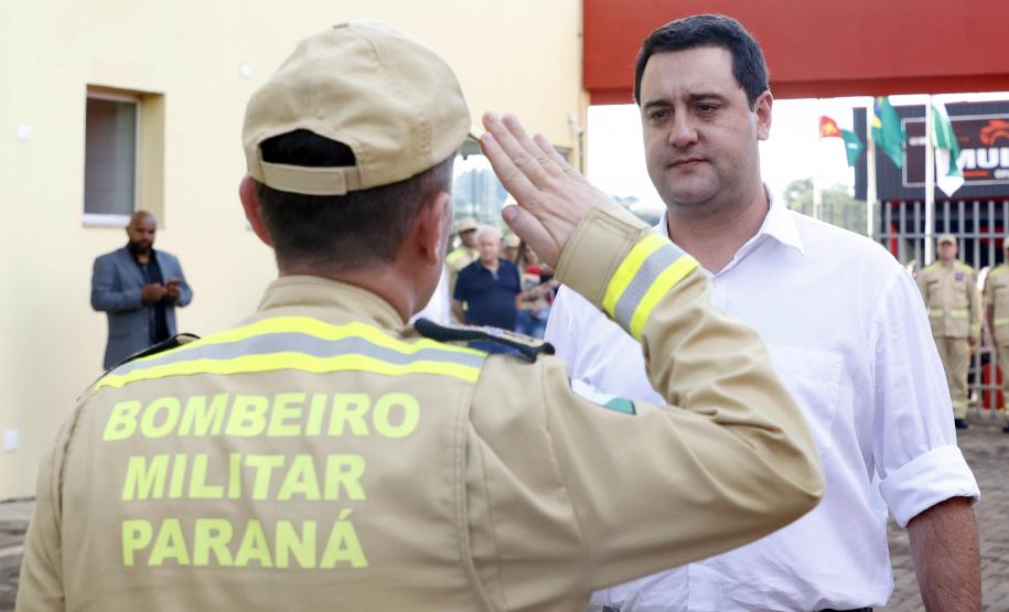 Governador inaugura sede do Corpo de Bombeiros e libera novos investimentos para Ivaiporã