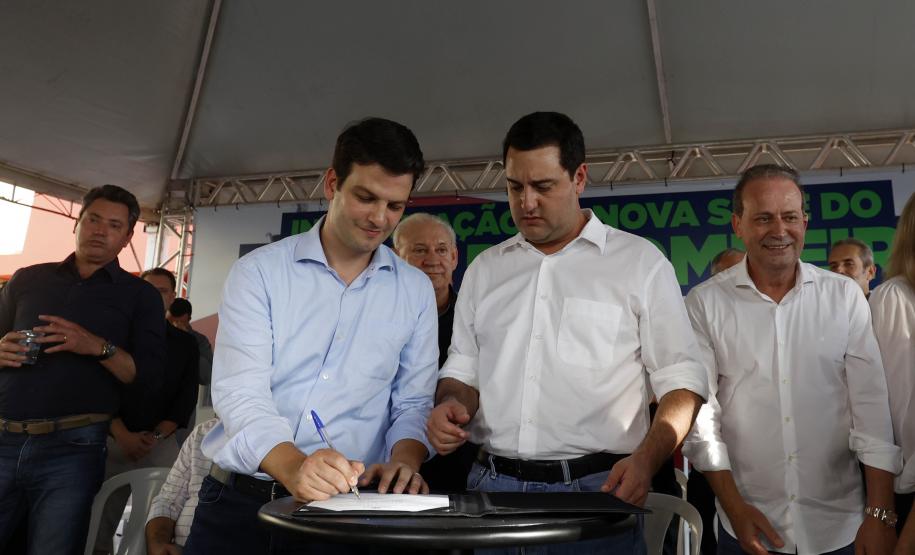 Governador inaugura sede do Corpo de Bombeiros e libera novos investimentos para Ivaiporã