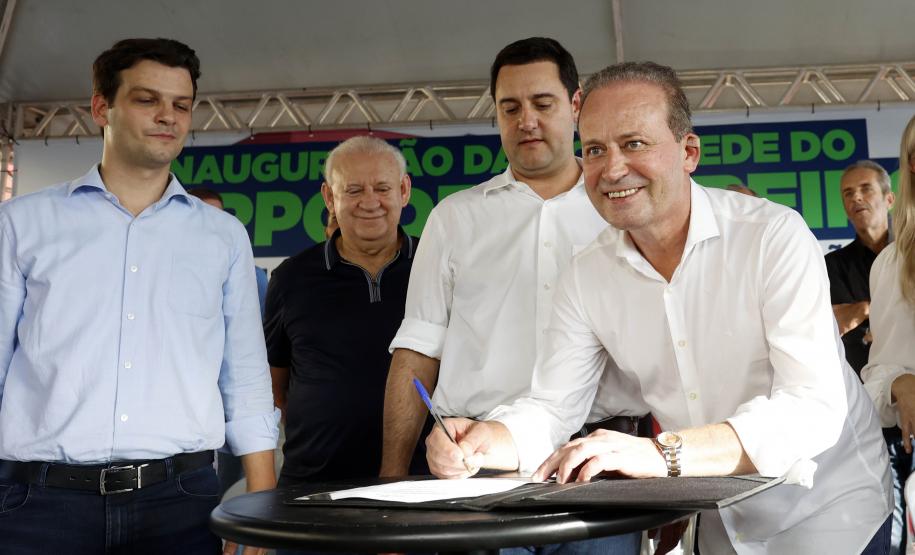 Governador inaugura sede do Corpo de Bombeiros e libera novos investimentos para Ivaiporã