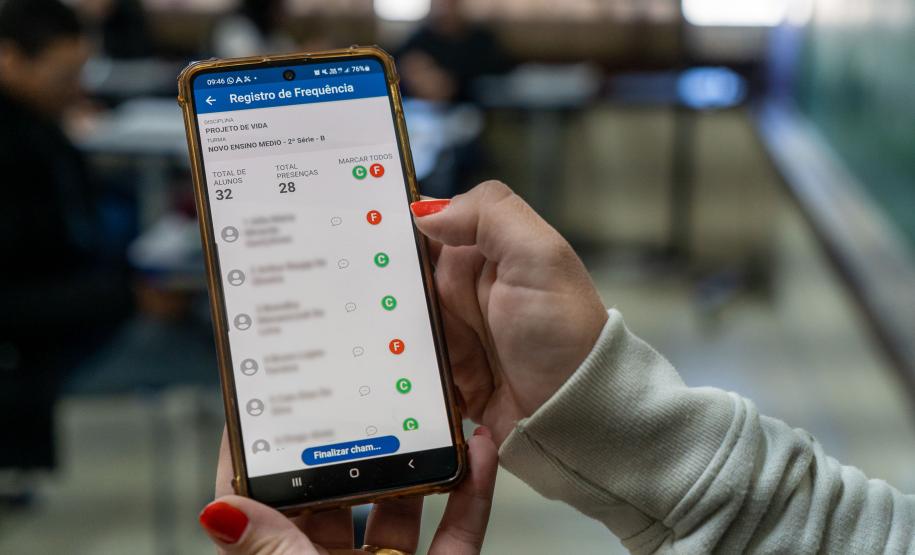 Tecnologia de reconhecimento facial na chamada chega a 1,6 mil colégios da rede estadual