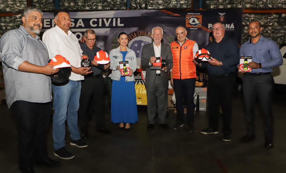 Piana entrega equipamentos para Bombeiros e "kits de resposta" a eventos climáticos para cidades