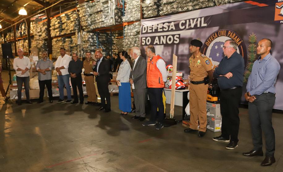 Piana entrega equipamentos para Bombeiros e "kits de resposta" a eventos climáticos para cidades