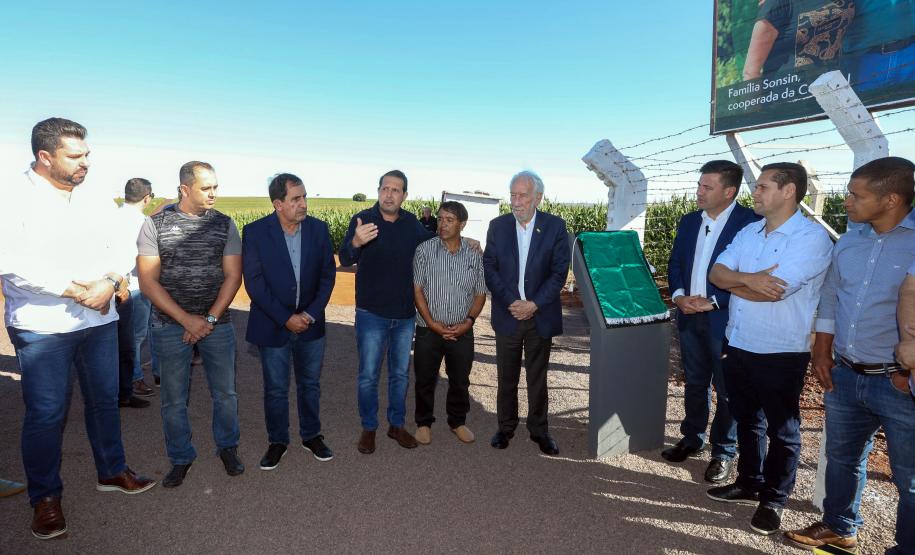 Piana inaugura obras de pavimentação, praças e anuncia novos investimentos para Jesuítas