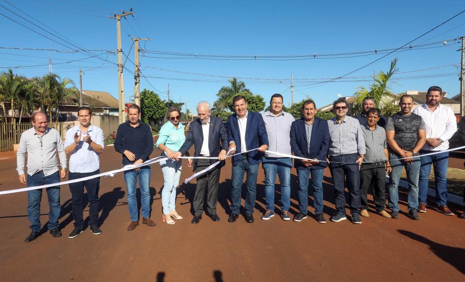 Piana inaugura obras de pavimentação, praças e anuncia novos investimentos para Jesuítas