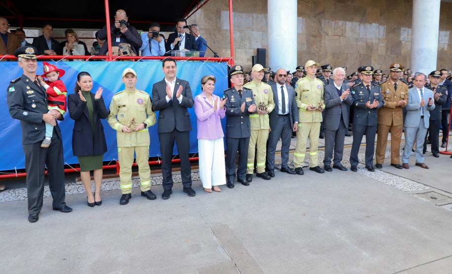 Maior contratação em dez anos: 419 bombeiros vão começar a atuar em todo o Paraná